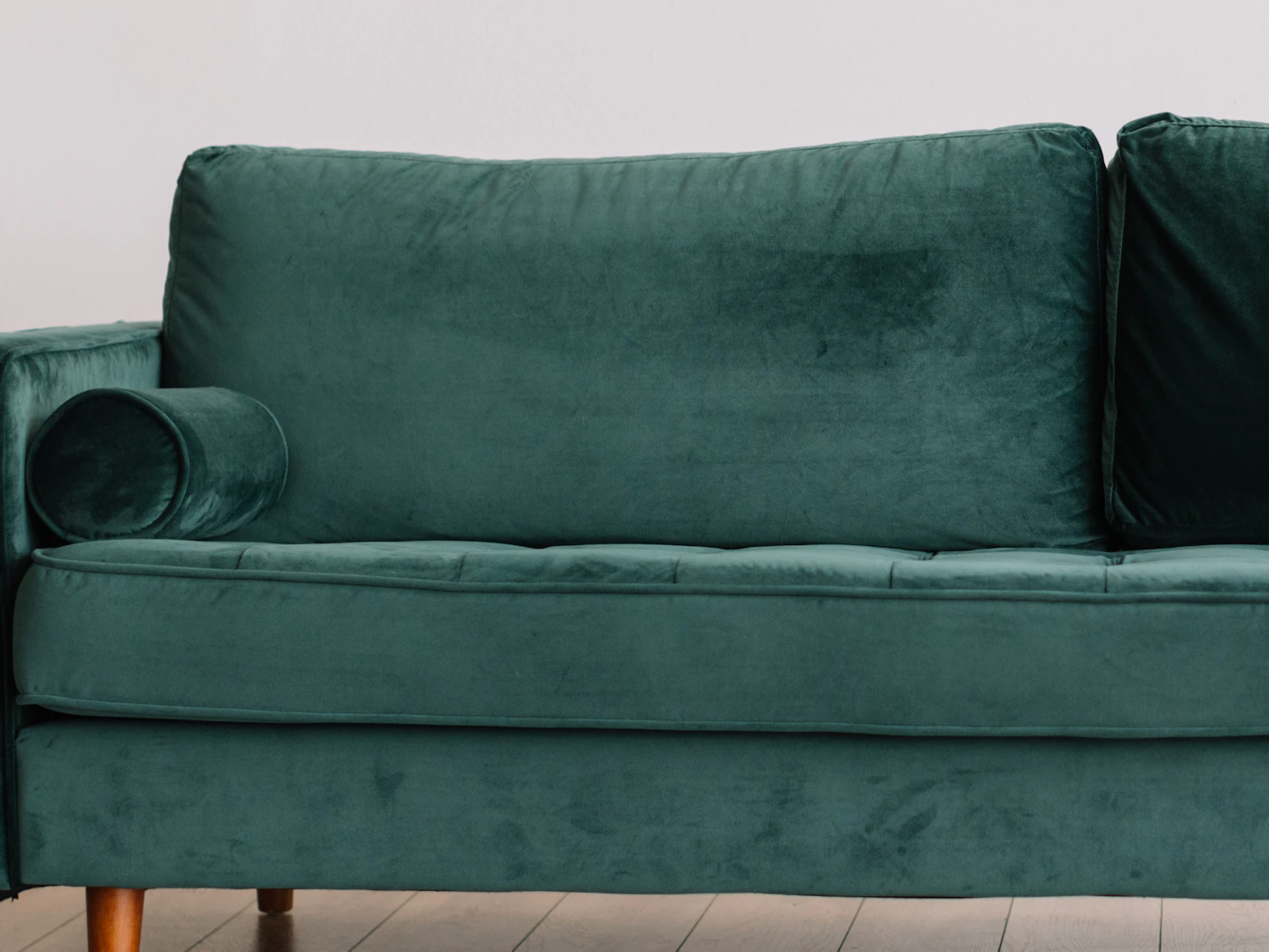 Detail of the Fjord velvet sofa