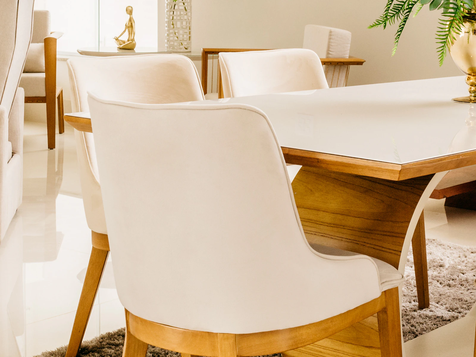 Detail of the Hale oval dining table